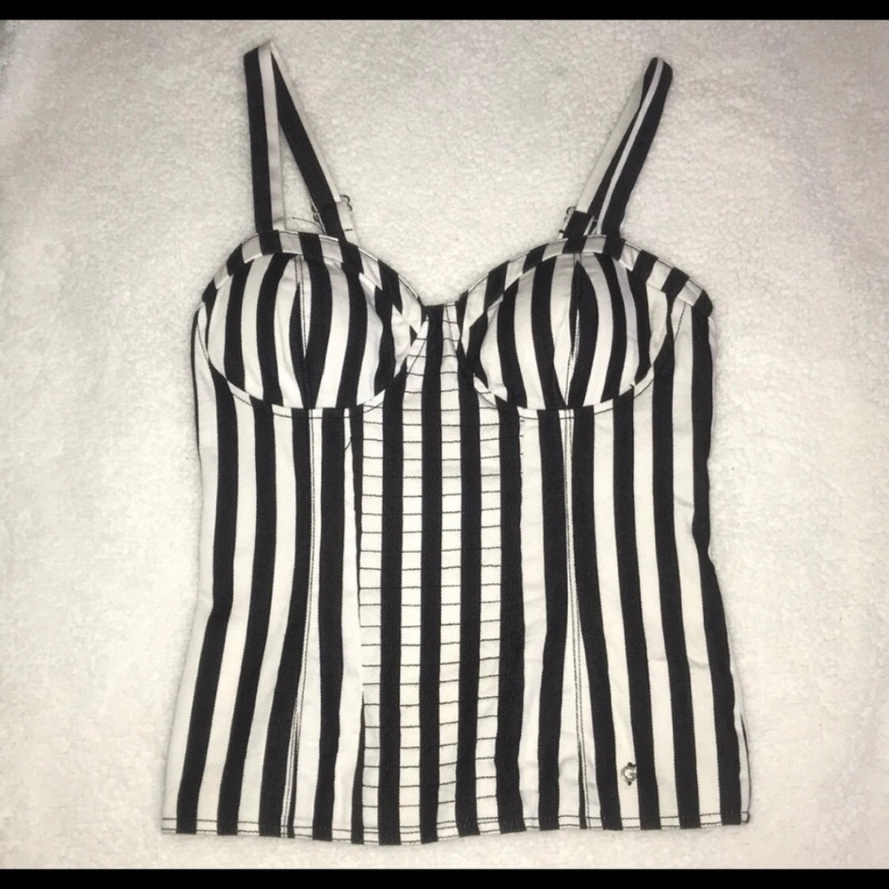 Guess top